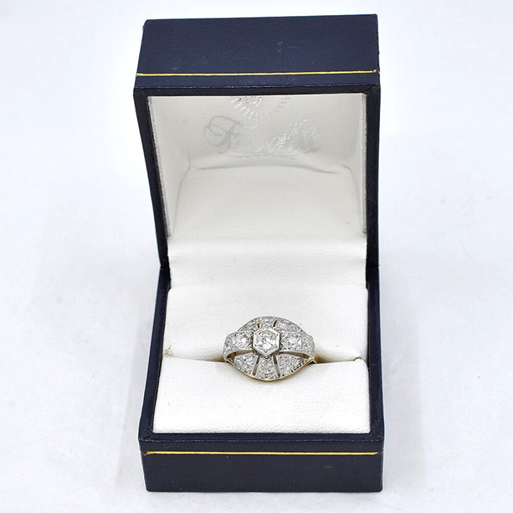 Anillo Antiguo En Oro 18K, Brillantes Y Diamantes Anillo Antiguo En Oro 18K, Brillantes Y Diamantes