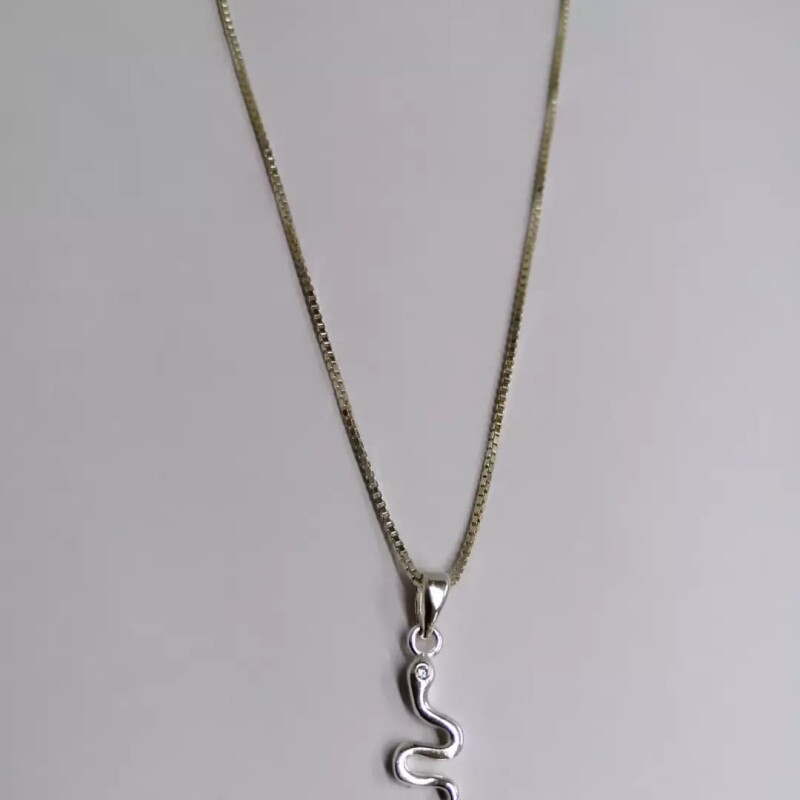 Cadena con colgante serpiente pequeña plata Cadena con colgante serpiente pequeña plata
