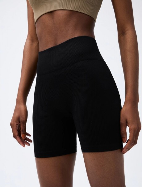 SHORT DEPORTIVO SIN COSTURA NEGRO