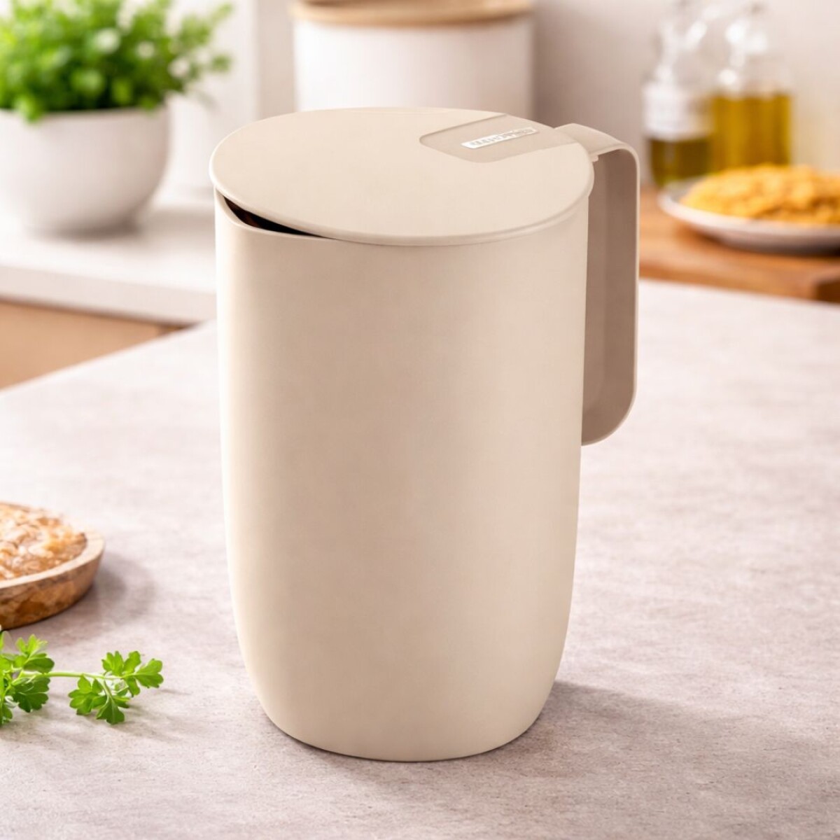 JARRA CILINDRICA DE PLASTICO TRAMONTINA 2 LITROS 