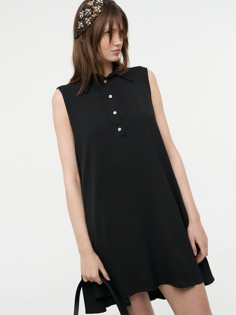 VESTIDO CORTO CON CUELLO 