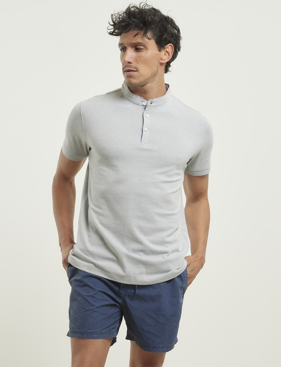 520304 REMERA NAVIGATOR Gris Medio