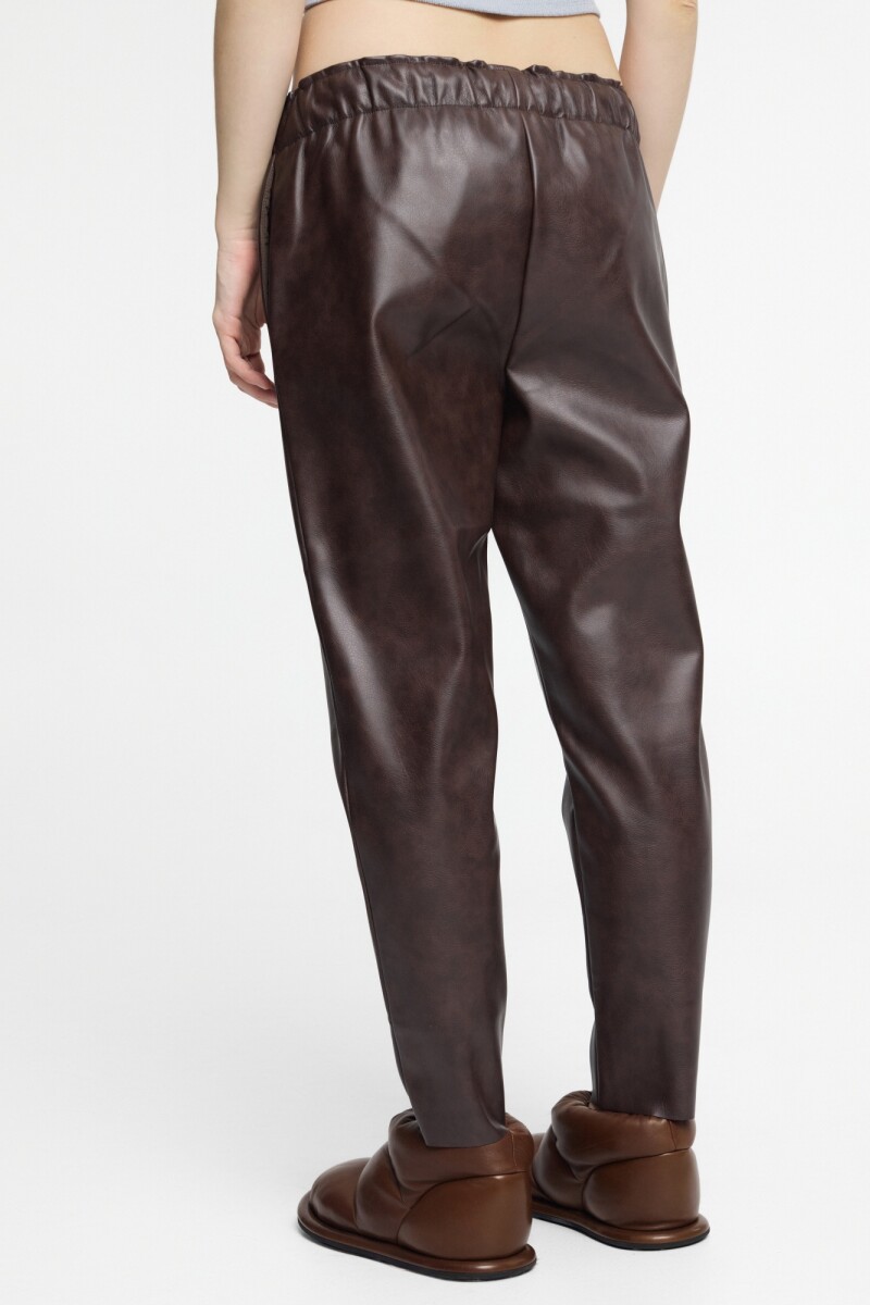 Pantalón slim fit Chocolate