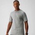 Polo Manga Corta Fit The Training Day Tee Hombre Mid Grey Htr