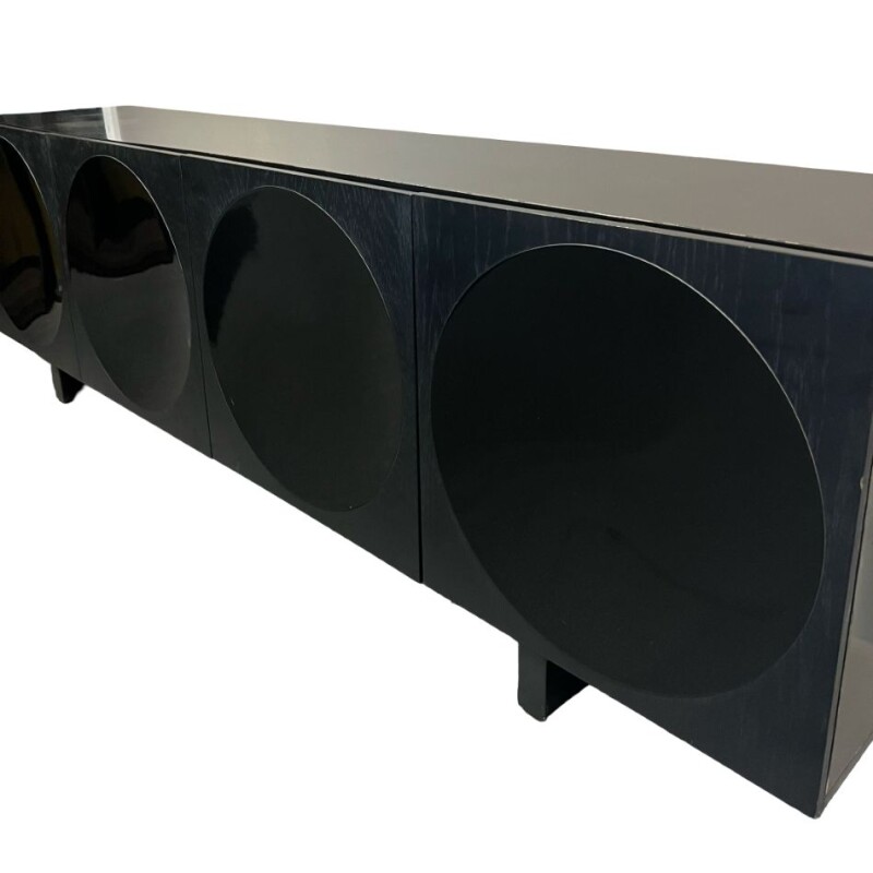 Vajillero de 4 puertas 2.40mts - Color negro - Producto con detalles. Vajillero de 4 puertas 2.40mts - Color negro - Producto con detalles.