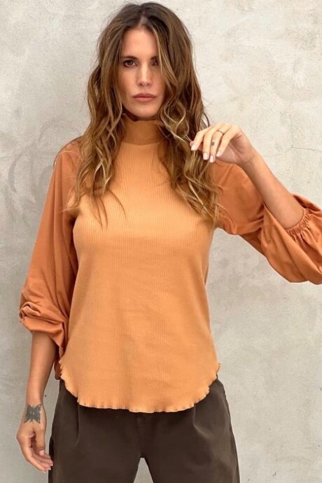 BLUSA JENSINE CARAMELO