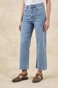 Jean Recto Con Cortes Denim