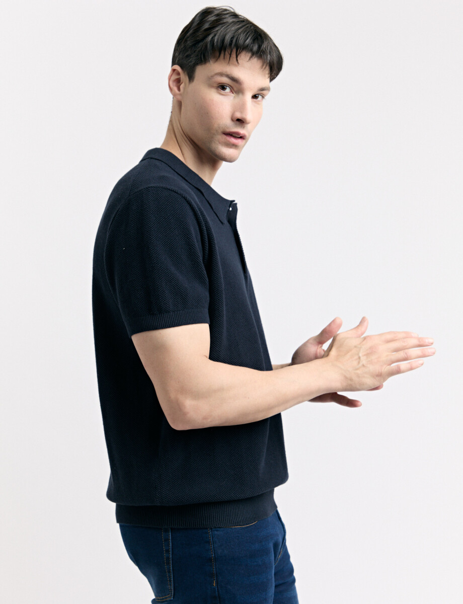 520576 REMERA HARRY Azul Oscuro