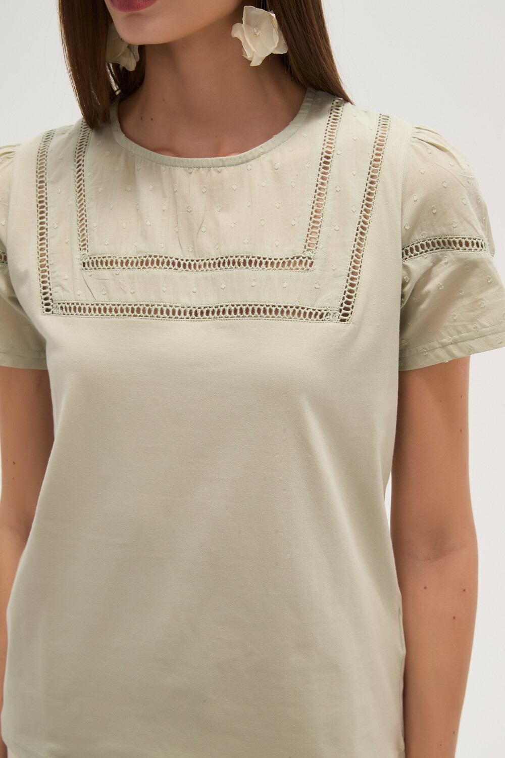 Remera Arboletes Verde Grisaceo