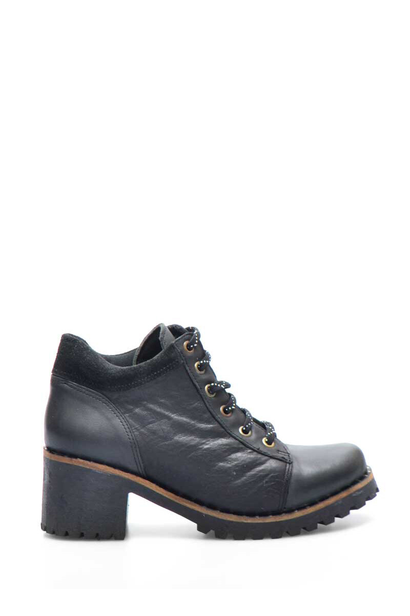 Bota Borcego Taco Medio Acordonado Cuero Negro