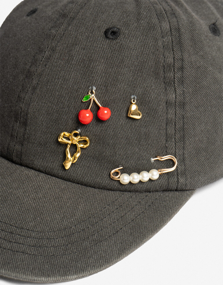 Caps Cap De Canvas Lavado Con Pins - Negro