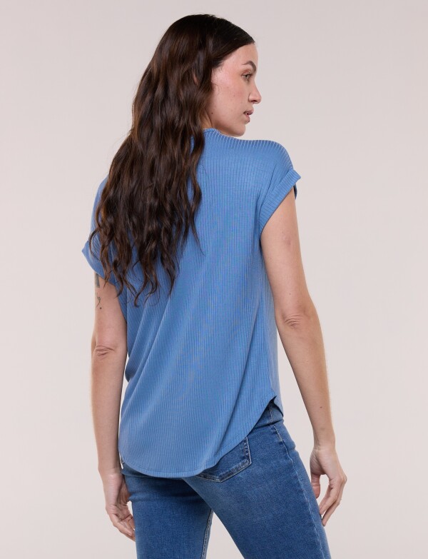 Remera Escote Con Tachas Metálicas CELESTE OSCURO