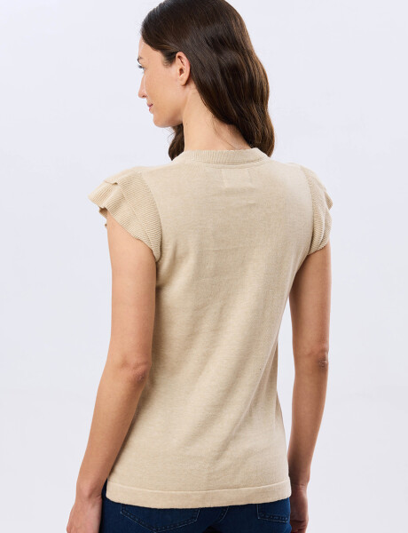 REMERA TEJIDA CON VOLADO Beige
