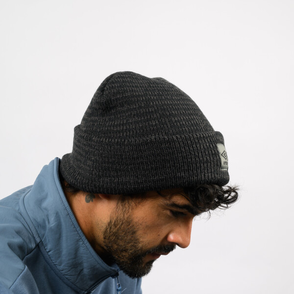 Gorro Altiplane Umbro unisex 002