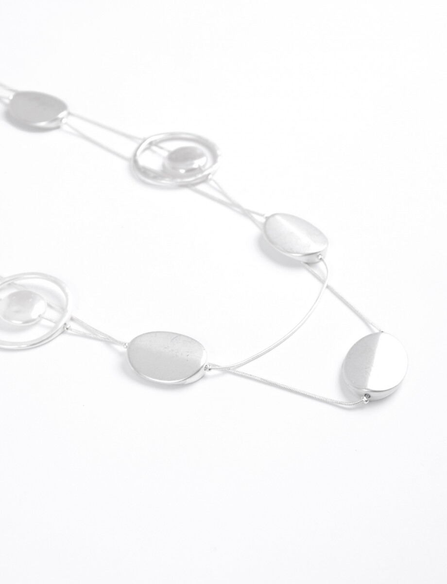 Collar largo detalles simil perlas - plateado 