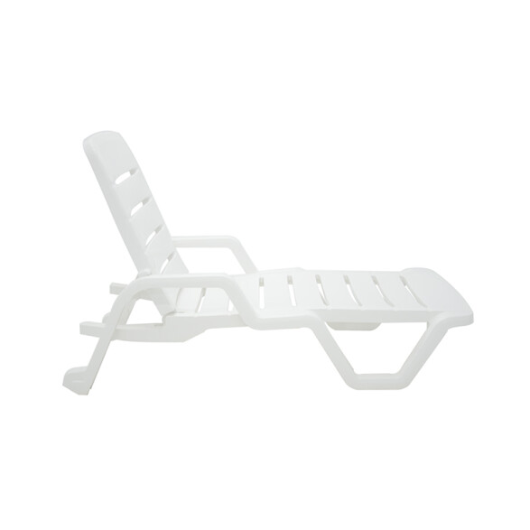 Reposera blanca en polipropileno "LEBLON" -TRAMONTINA TD0790