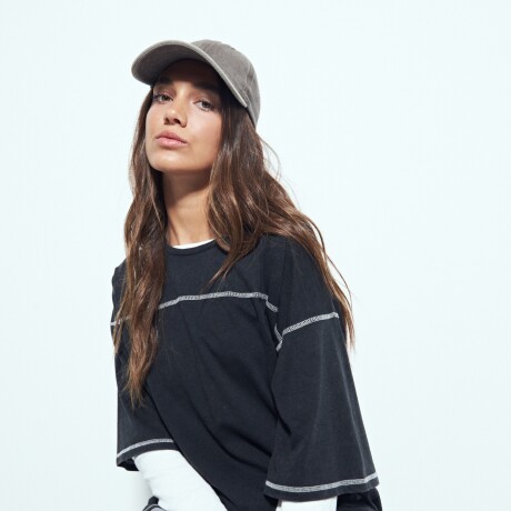 REMERA BALIURUS Negro