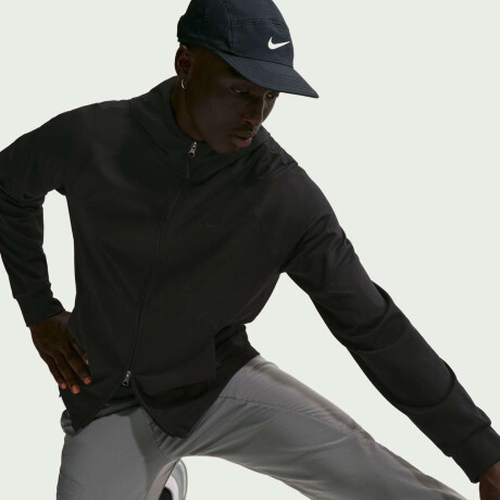 Campera Nike Primary Nanoknit de Hombre Negro