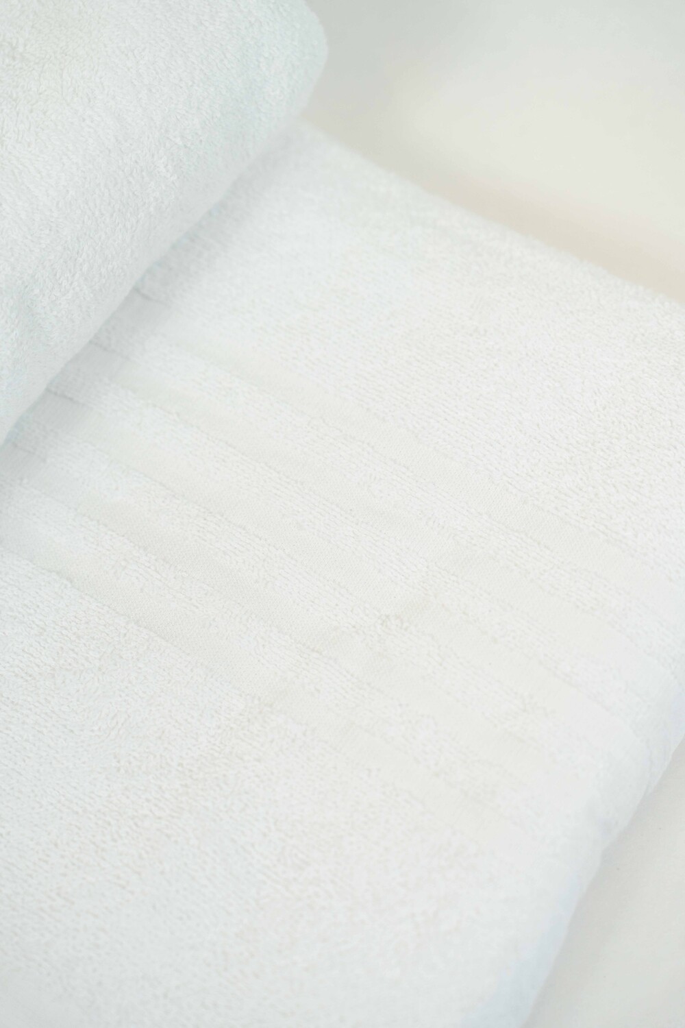 Toalla Super Baño Nessa, 380g. Blanco