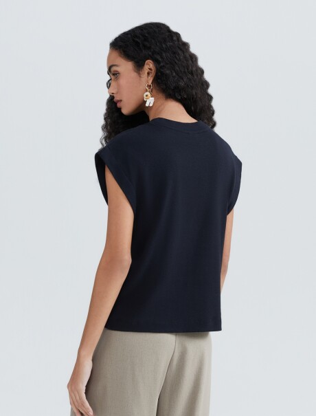 BLUSA DE MANGA CORTA NEGRO