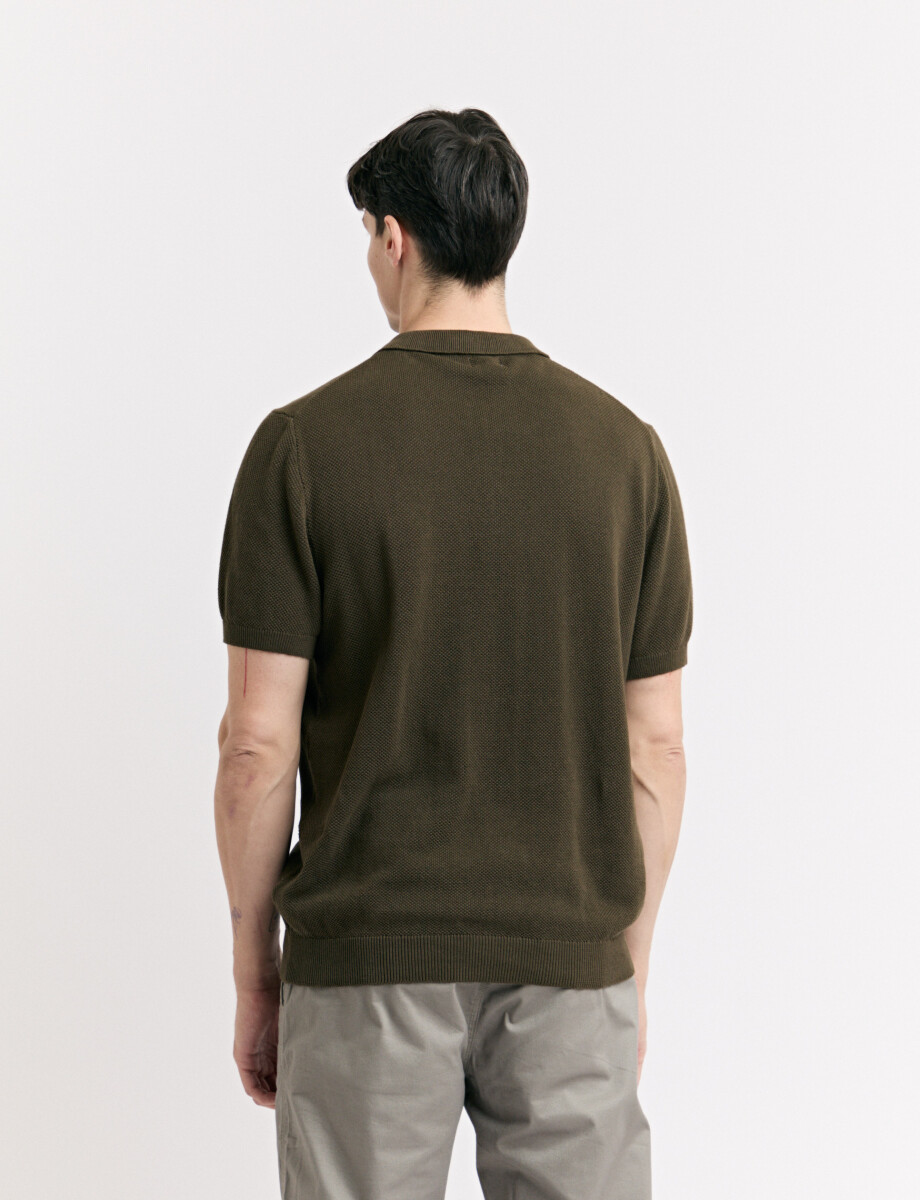 520576 REMERA HARRY Oliva