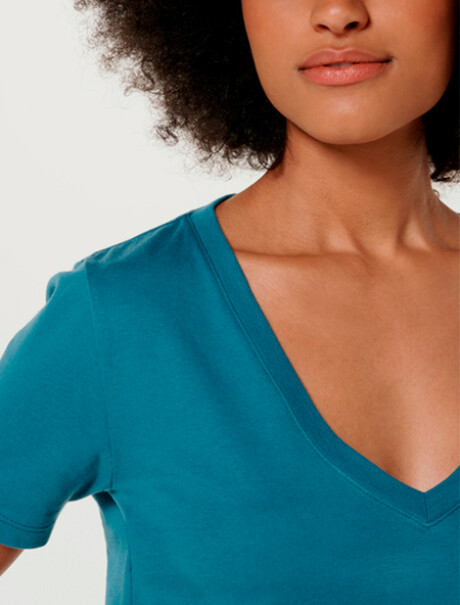 CAMISETA FEMENINA BÁSICA ESCOTE V MODELO SLIM AZUL