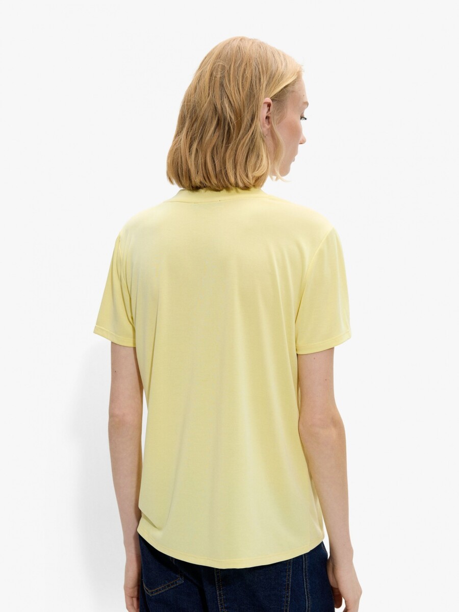 Camiseta Básica Cuello Pico amarillo