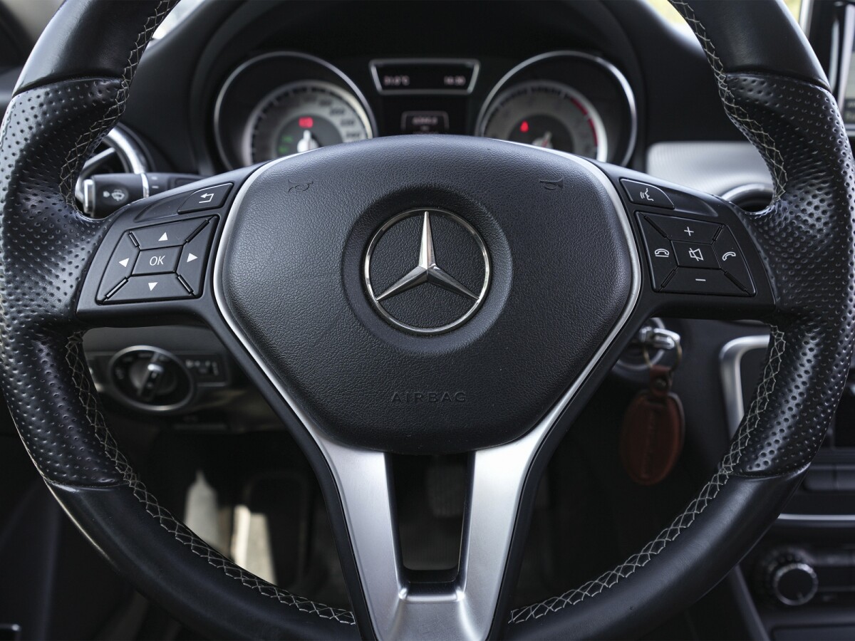 Mercedes-Benz CLA200 con Ficha Oficial | Permuta/Financia Mercedes-Benz CLA200 con Ficha Oficial | Permuta/Financia