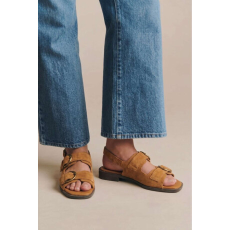 Sandalias Con Hebillas Gamuza Camel