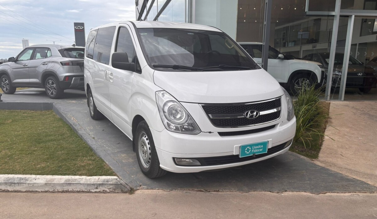 Hyundai H1 MiniBus 12 Plz GLS Diesel - 2014 Hyundai H1 MiniBus 12 Plz GLS Diesel - 2014
