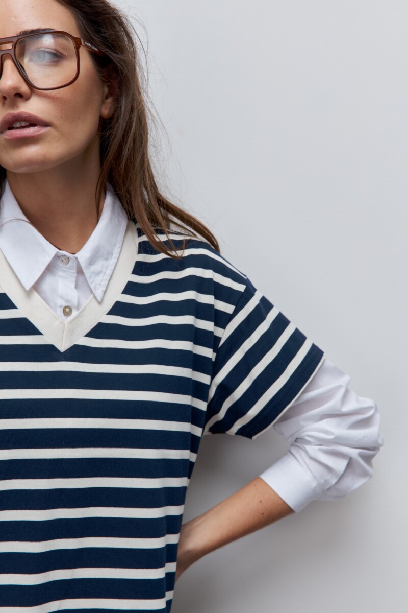 REMERA MAIKA Azul Marino