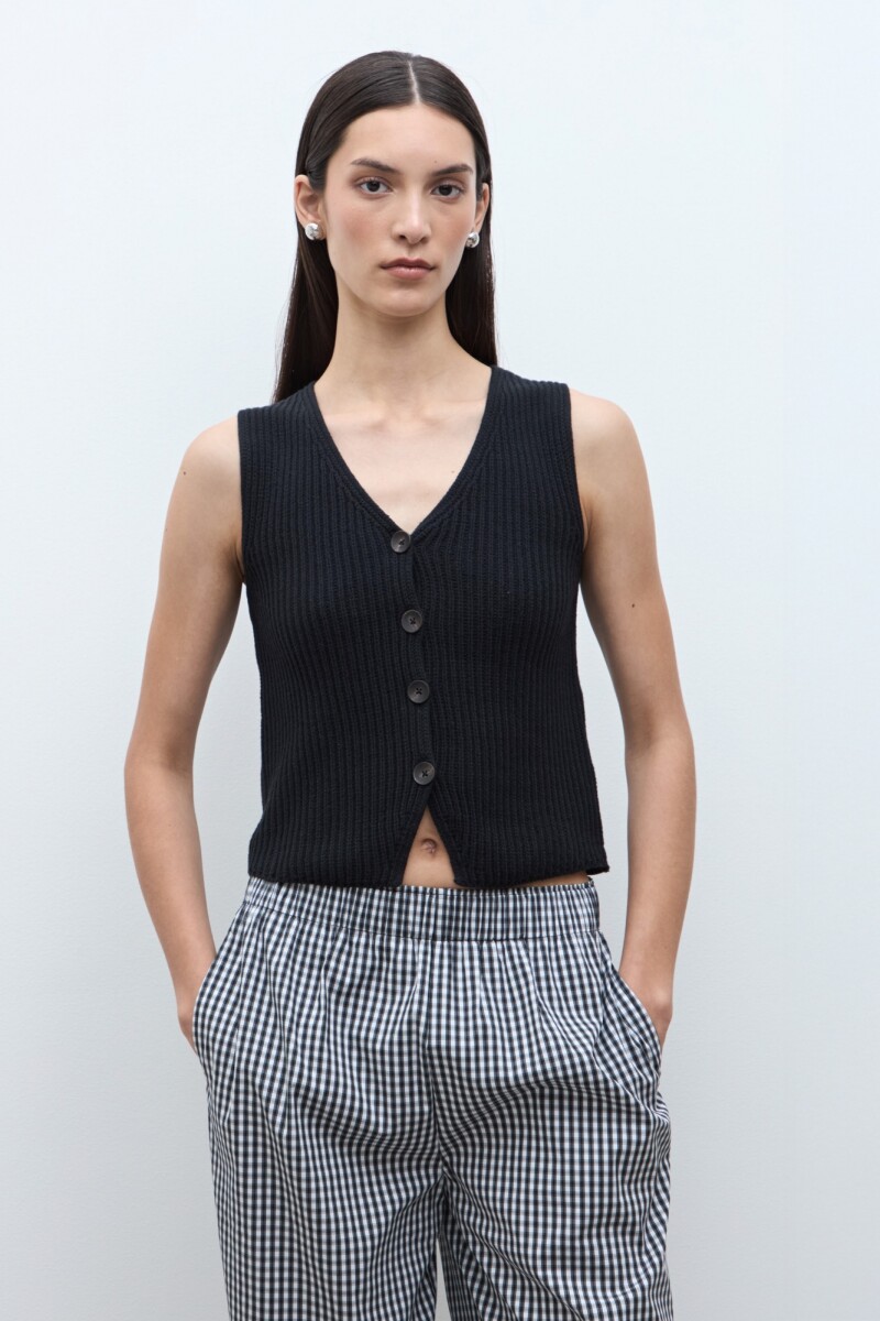 Chaleco tejido escote V negro