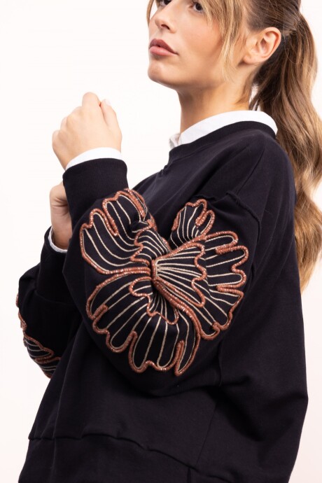 Buzo Floral Negro
