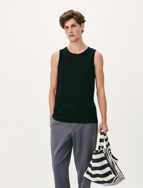 MUSCULOSA BÁSICA NEGRO