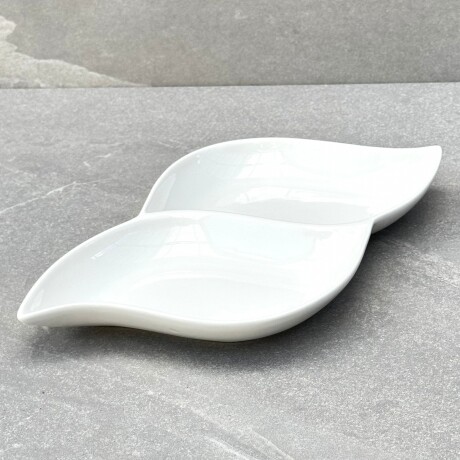 Copetinero De Porcelana 2 Divisones Largo 29cm x Ancho 16cm x Alto 3cm Copetinero De Porcelana 2 Divisones Largo 29cm x Ancho 16cm x Alto 3cm