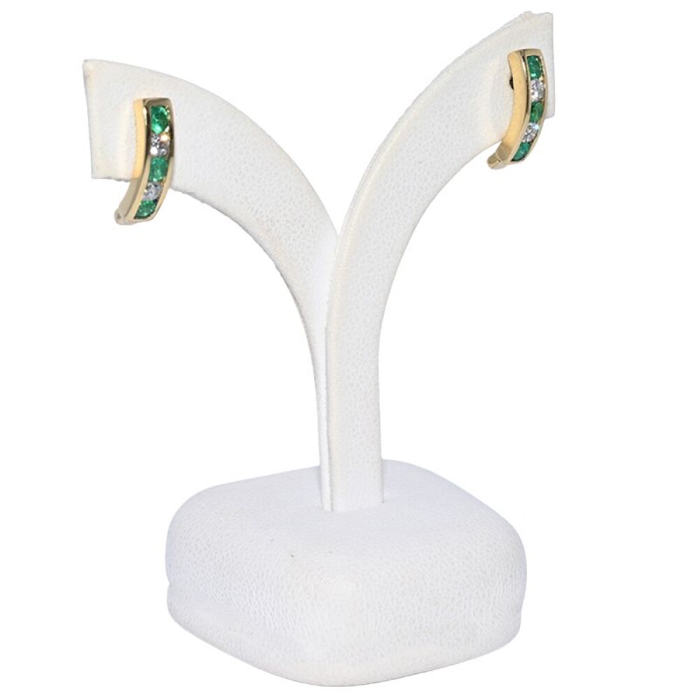 Caravanas oro 18 k con esmeraldas y brillantes. Caravanas oro 18 k con esmeraldas y brillantes.