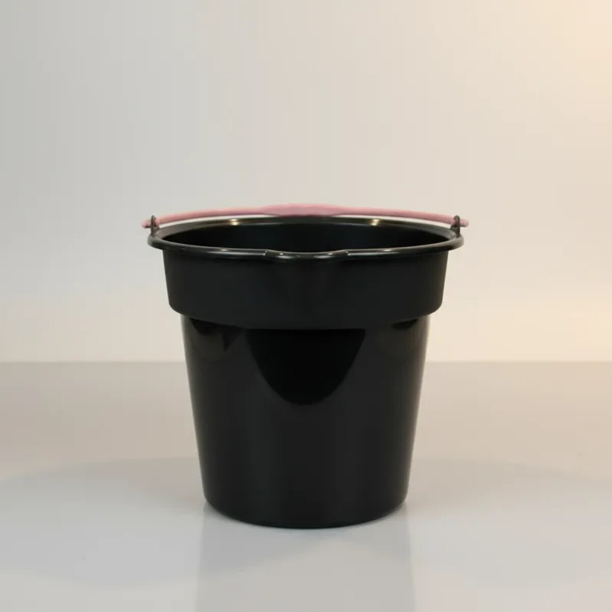 Balde 15 lts - NEGRO 