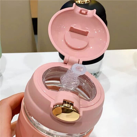 Vaso de vidrio c/sorbito, c/ orejas y agarre de silicona Vaso De Vidrio C/sorbito, C/ Orejas Y Agarre De Silicona