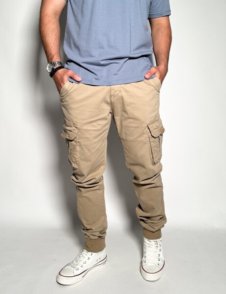 Pantalón cargo con puño León Beige