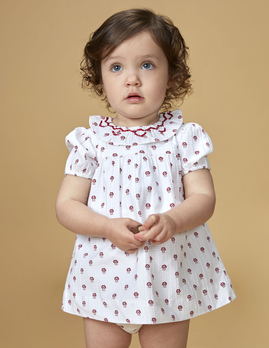 Vestido Cuello Volante Y Nido De Abeja - Blanco 