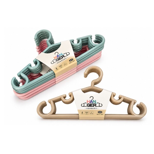 Set perchas plástico infantil x6 Set perchas plástico infantil x6