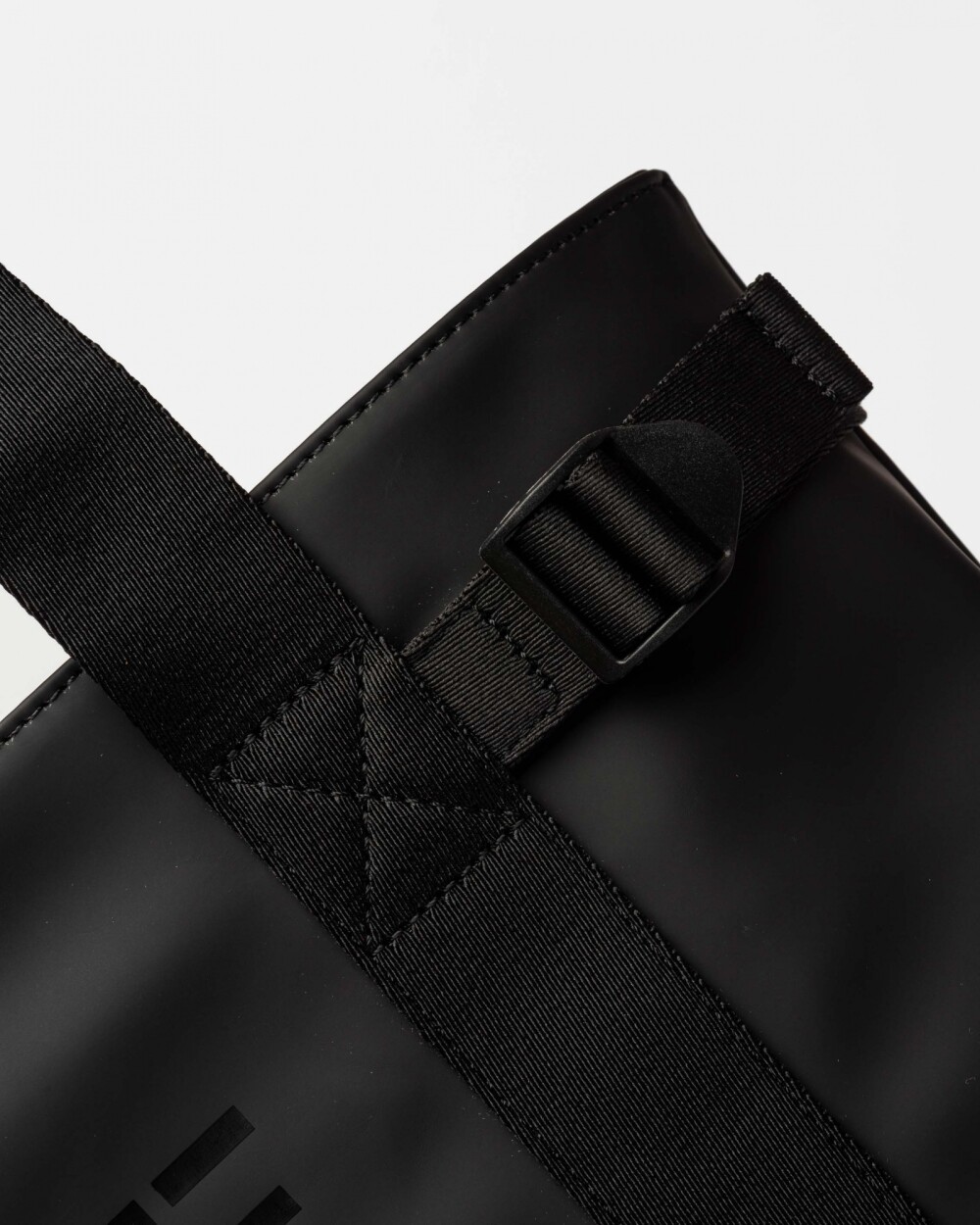 Bolso Daily en efecto cuero rubber Negro Prüne