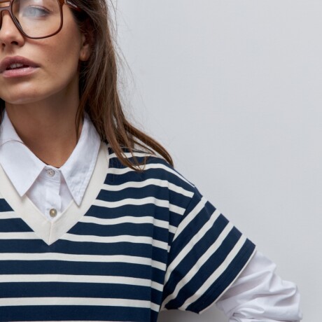 REMERA MAIKA Azul Marino