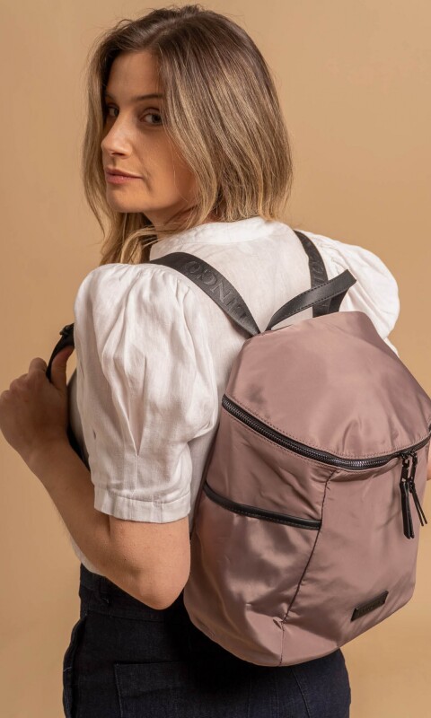 MOCHILA VIOLETA NUEZ