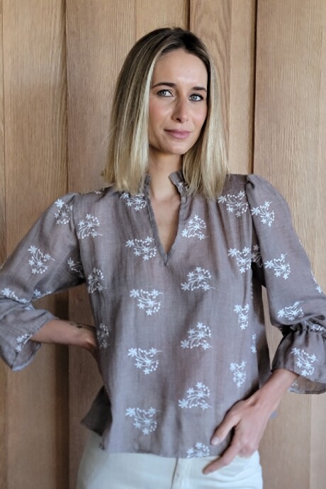 Blusa Copenhague Broderie Tostado