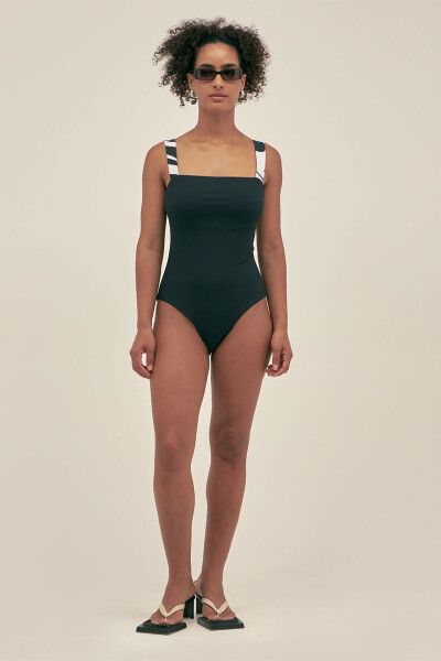 EMMA ONE PIECE Black Rib