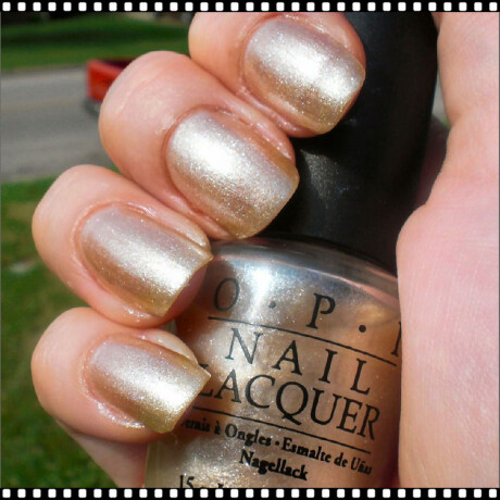 OPI Esmalte Nail Lacquer Up Front & Personal NLB33