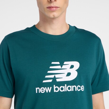 Remera New Balance de Hombre - - MT41502AAV GREEN