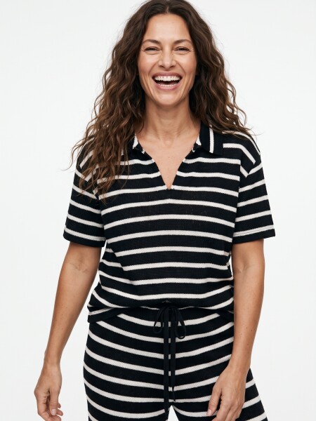REMERA GENDRIA NEGRO