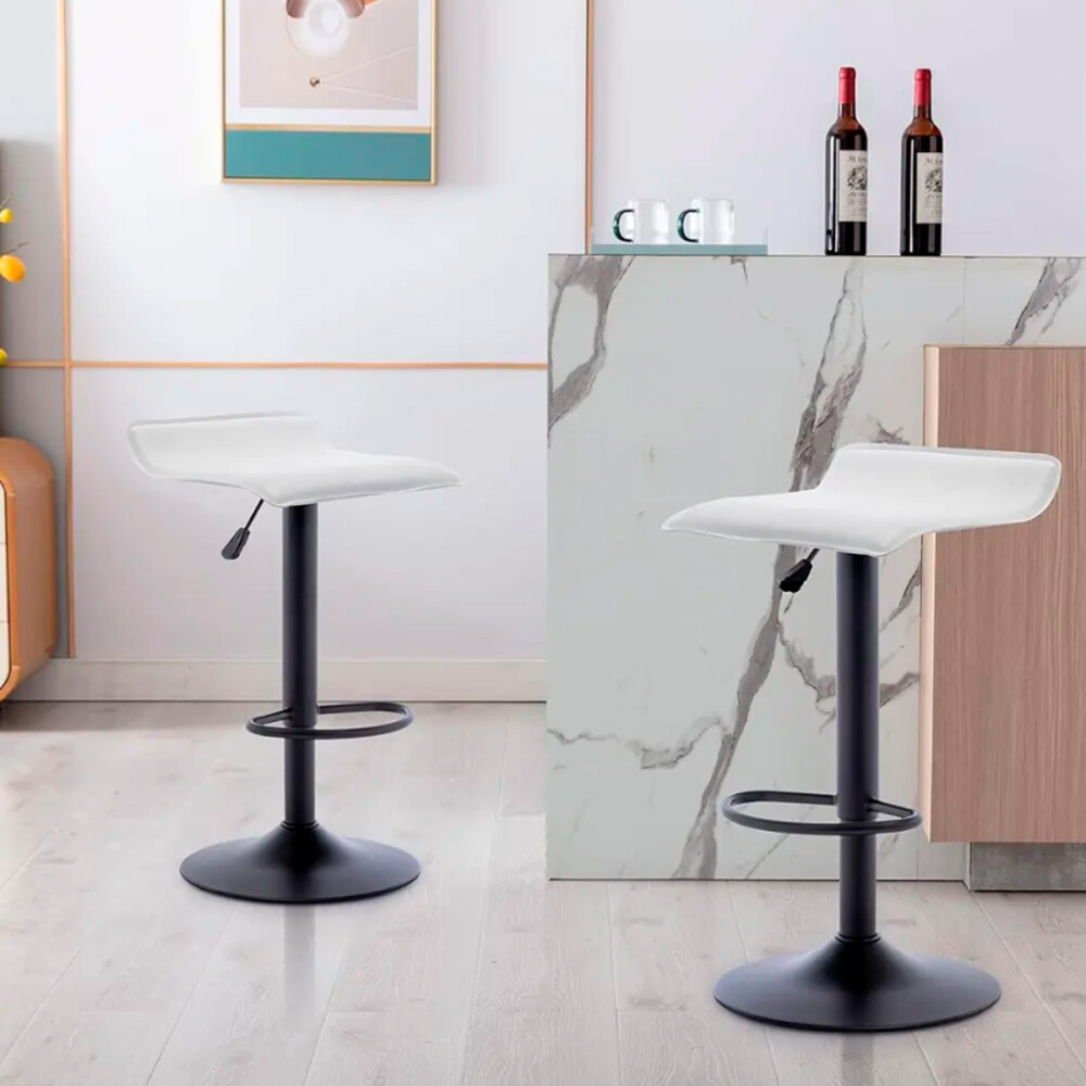 Butaca ecocuero con base negra promo x2 Blanco